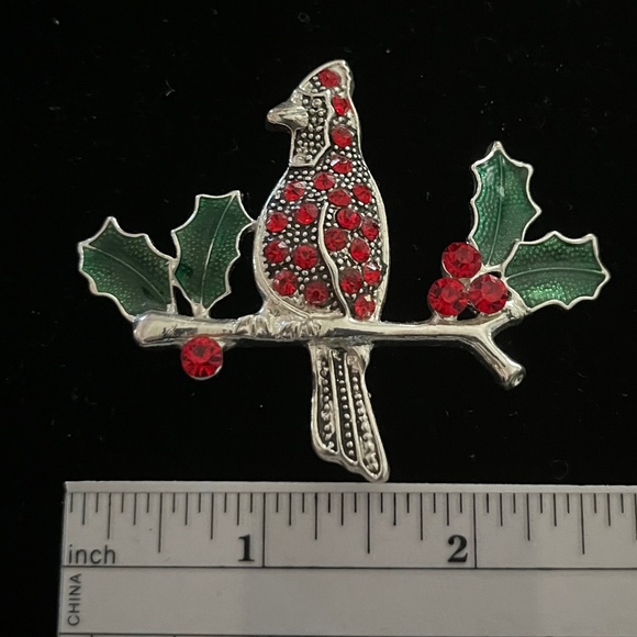 Vintage Christmas Cardinal Red Rhinestone Green Holly Silver Tone Metal Brooch - Picture 3 of 4